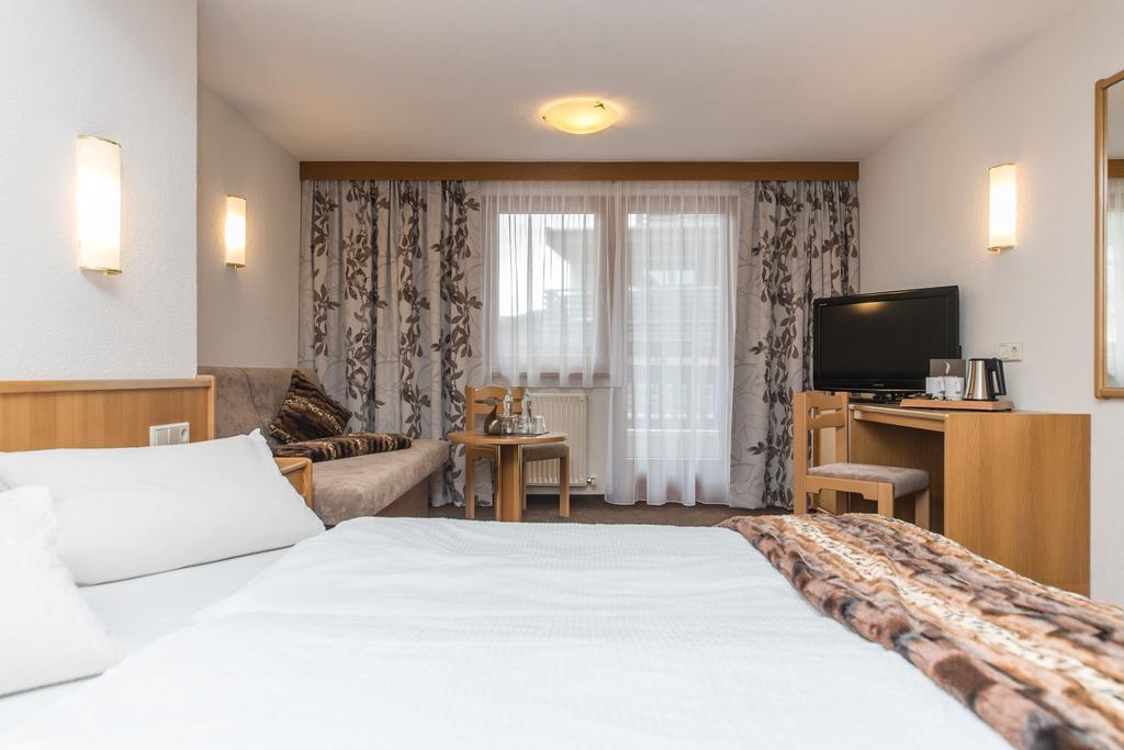 Hotel Idhof Ισγκλ Εξωτερικό φωτογραφία